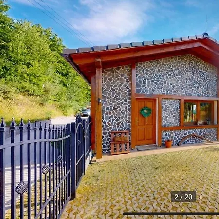 S Panoramatickym Vyhladom Blizko Banskej Stiavnice